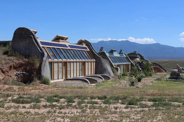 Earthship Tour and&nbsp;Travels